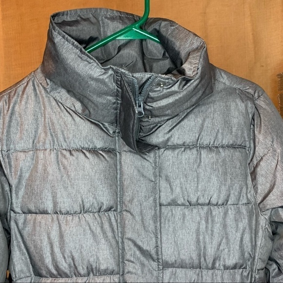 Gap Mid Puffer Jacket Women’s Size Small Silver Heather - Picture 3 of 6